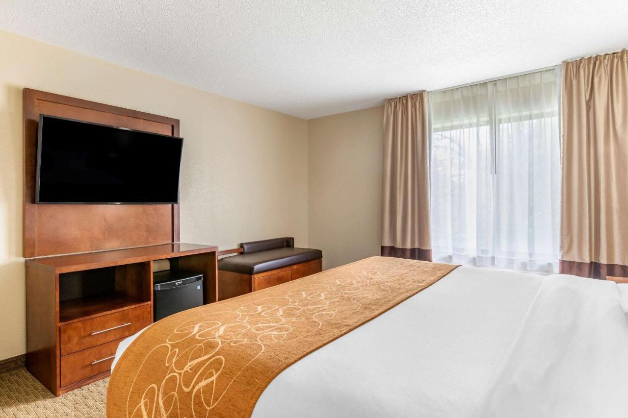 Comfort Suites Grand Rapids North Comstock Park Exterior foto