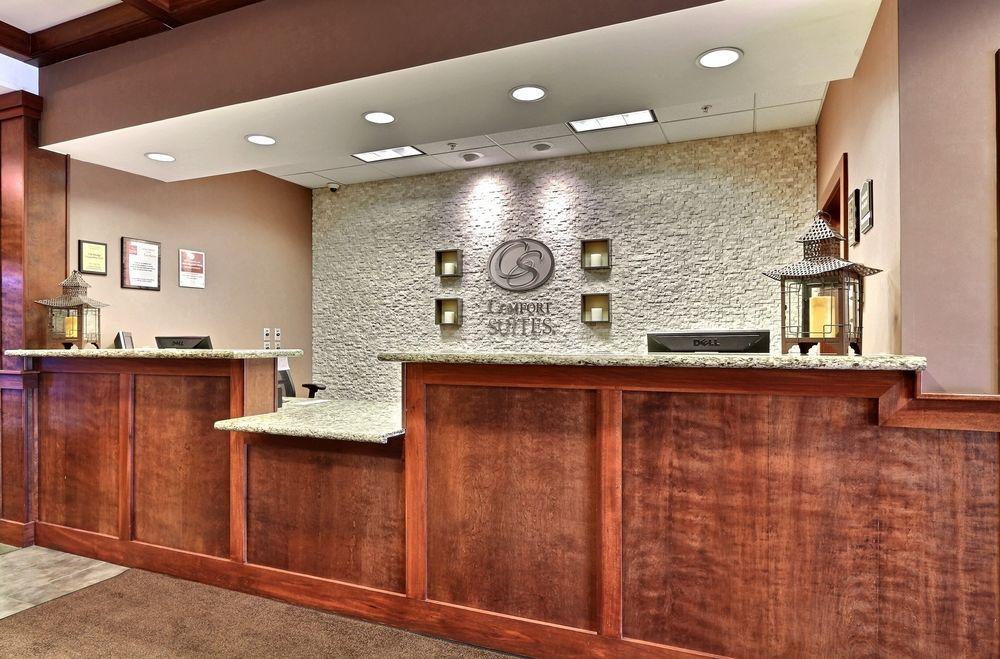 Comfort Suites Grand Rapids North Comstock Park Exterior foto