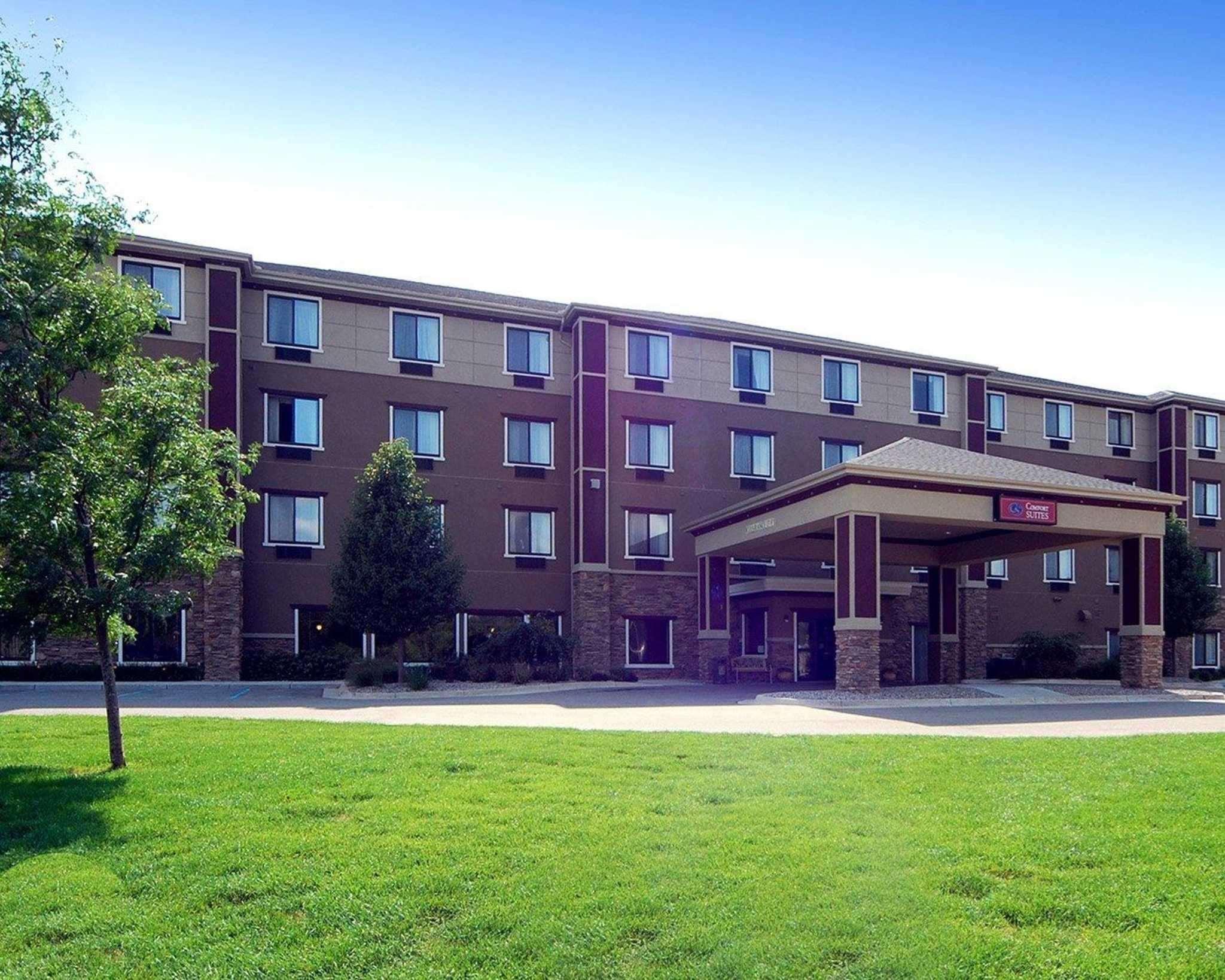 Comfort Suites Grand Rapids North Comstock Park Exterior foto